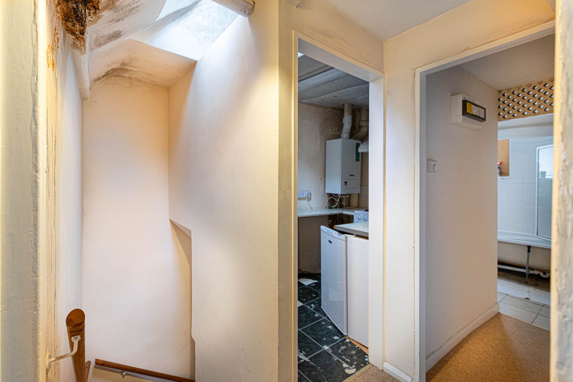 Mixed use Commercial unit & 2 x Self contained two bedroom flats, High Street, Stroud, Image 20