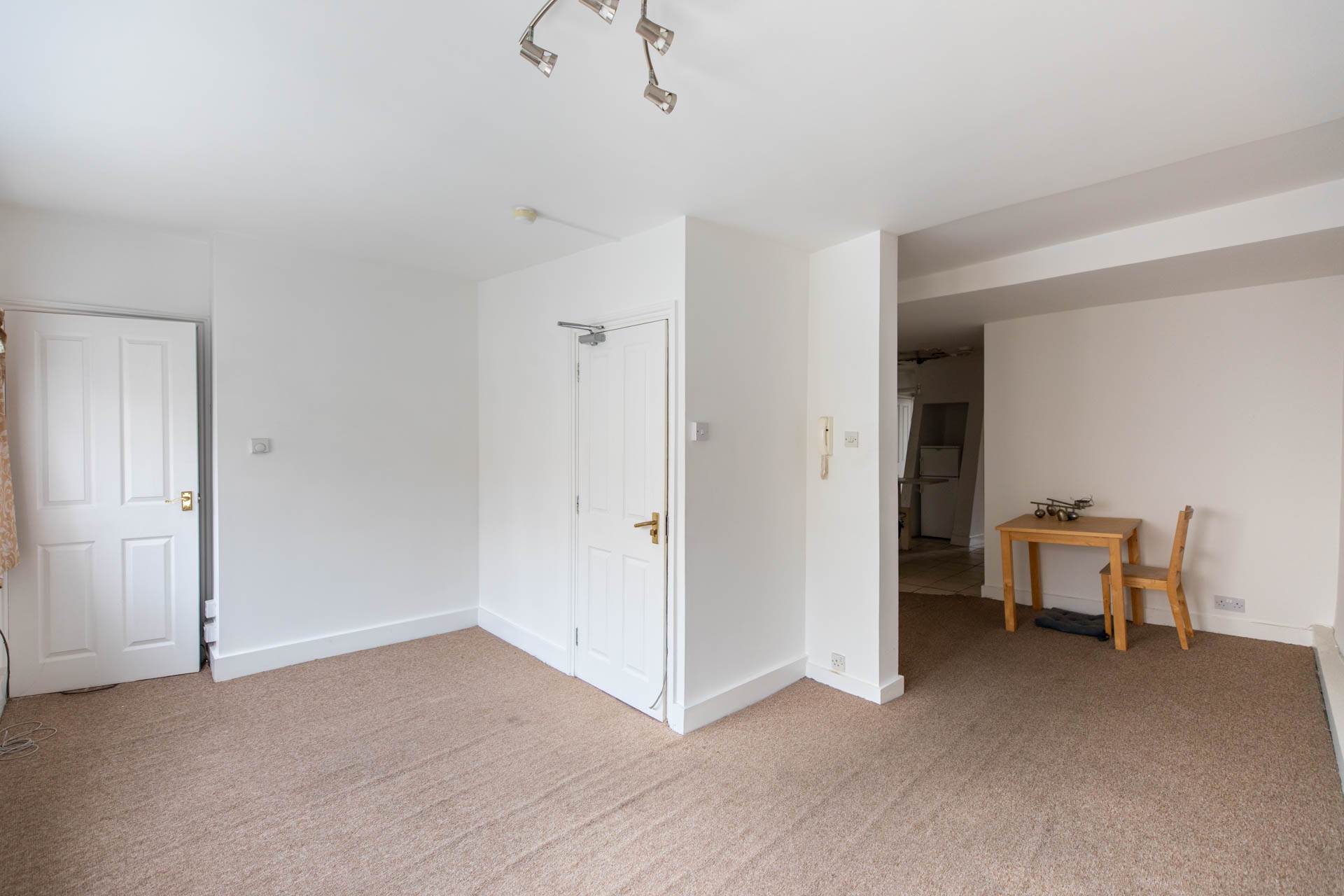 Mixed use Commercial unit & 2 x Self contained two bedroom flats, High Street, Stroud, Image 7