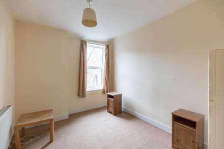 Mixed use Commercial unit & 2 x Self contained two bedroom flats, High Street, Stroud, Image 12