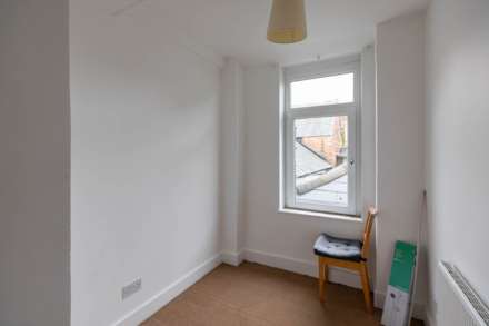 Mixed use Commercial unit & 2 x Self contained two bedroom flats, High Street, Stroud, Image 13