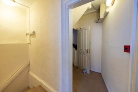 Mixed use Commercial unit & 2 x Self contained two bedroom flats, High Street, Stroud, Image 15