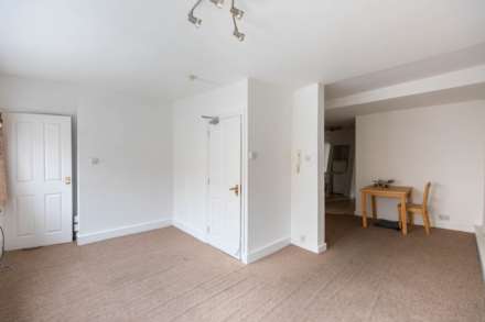 Mixed use Commercial unit & 2 x Self contained two bedroom flats, High Street, Stroud, Image 7