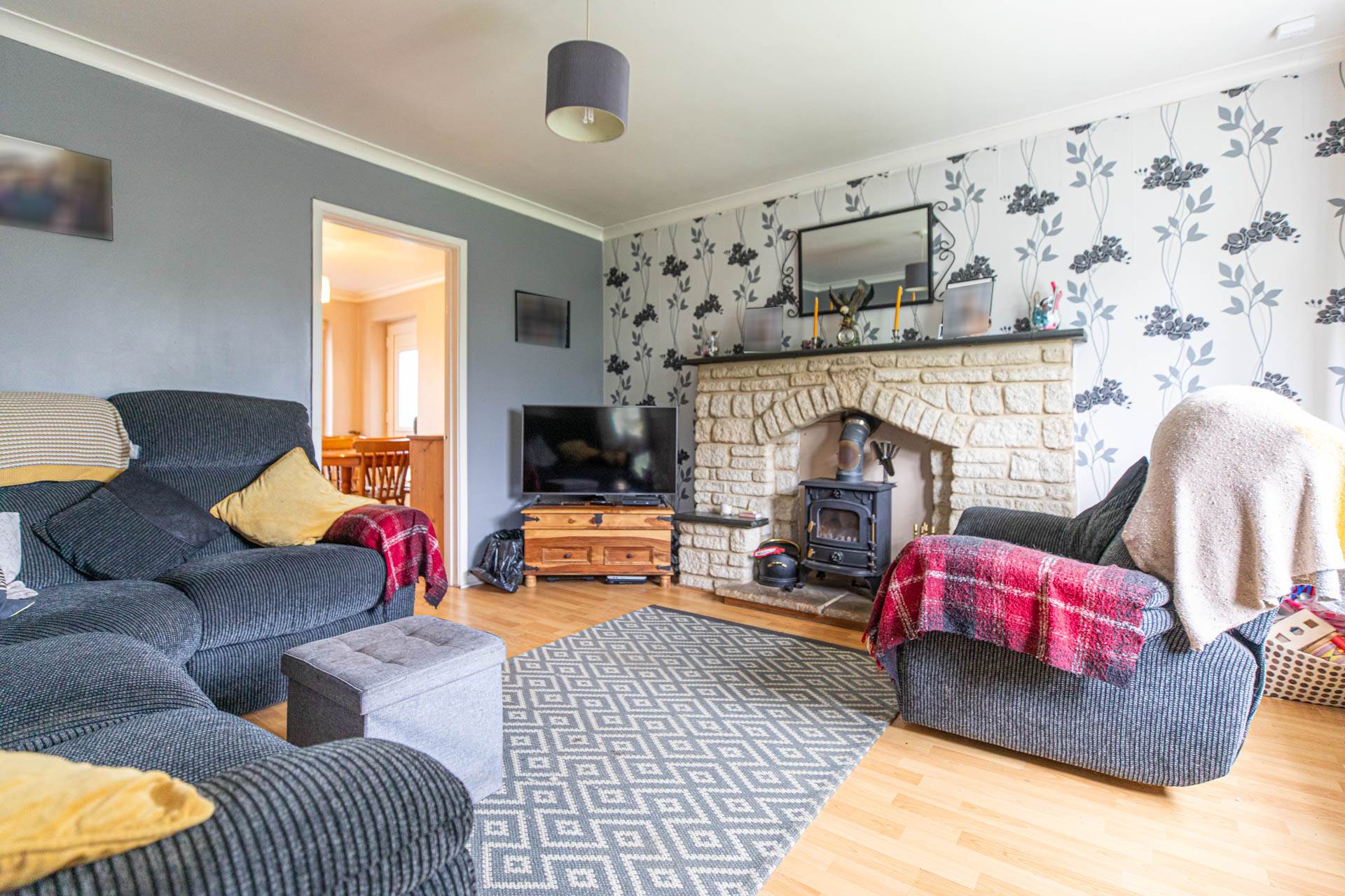 The Bassetts, Cashes Green, Image 2