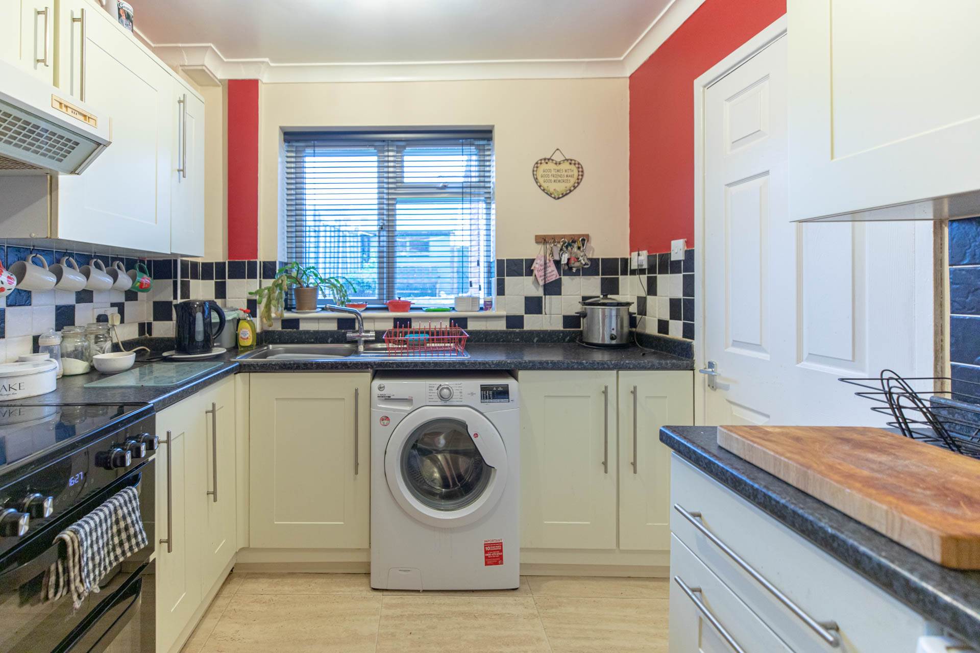 The Bassetts, Cashes Green, Image 5