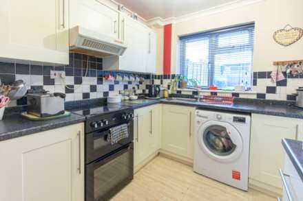 The Bassetts, Cashes Green, Image 6