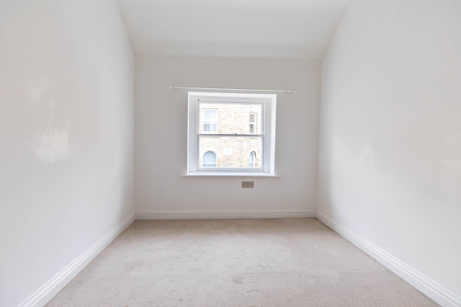 Russell House, Stroud, Image 7