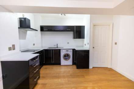 Russell House, Stroud, Image 3