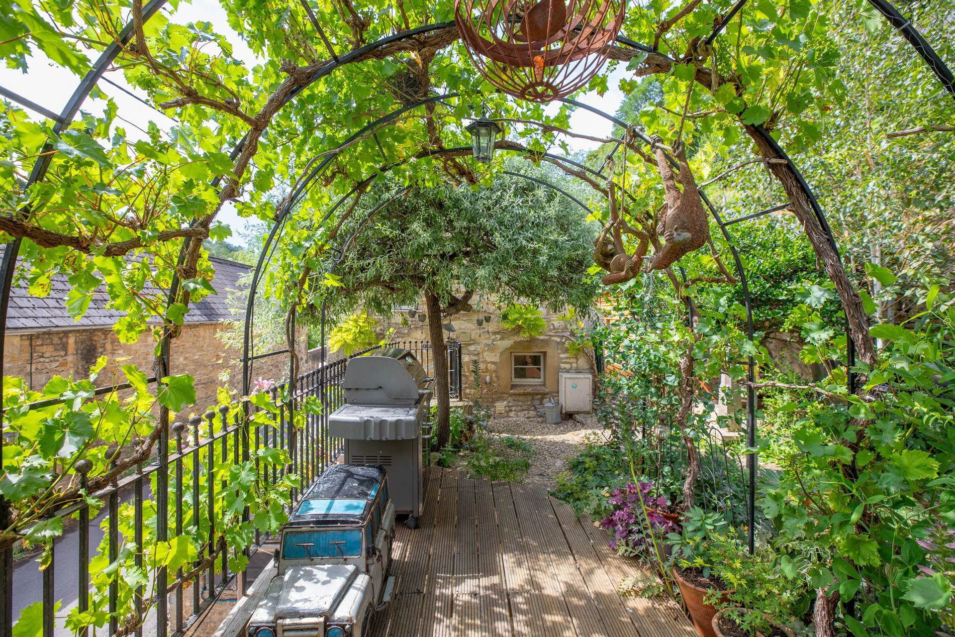 High Street, Chalford, Image 28