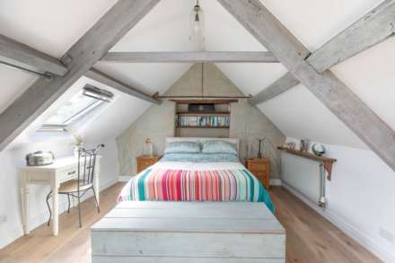 High Street, Chalford, Image 15