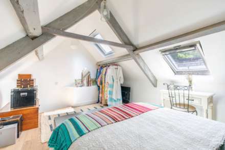 High Street, Chalford, Image 16