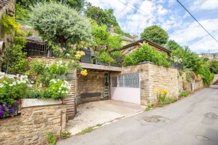 High Street, Chalford, Image 2