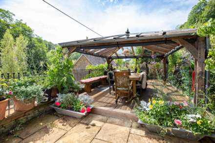 High Street, Chalford, Image 27