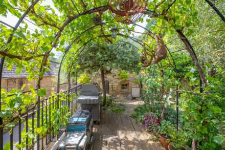 High Street, Chalford, Image 28