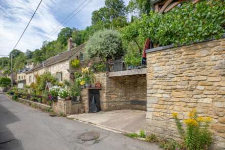 High Street, Chalford, Image 33