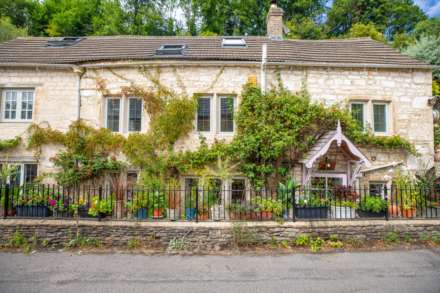 High Street, Chalford, Image 34