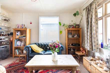 Laburnum Walk, Stonehouse, Image 5