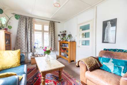 Laburnum Walk, Stonehouse, Image 6