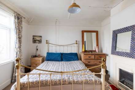 Laburnum Walk, Stonehouse, Image 7