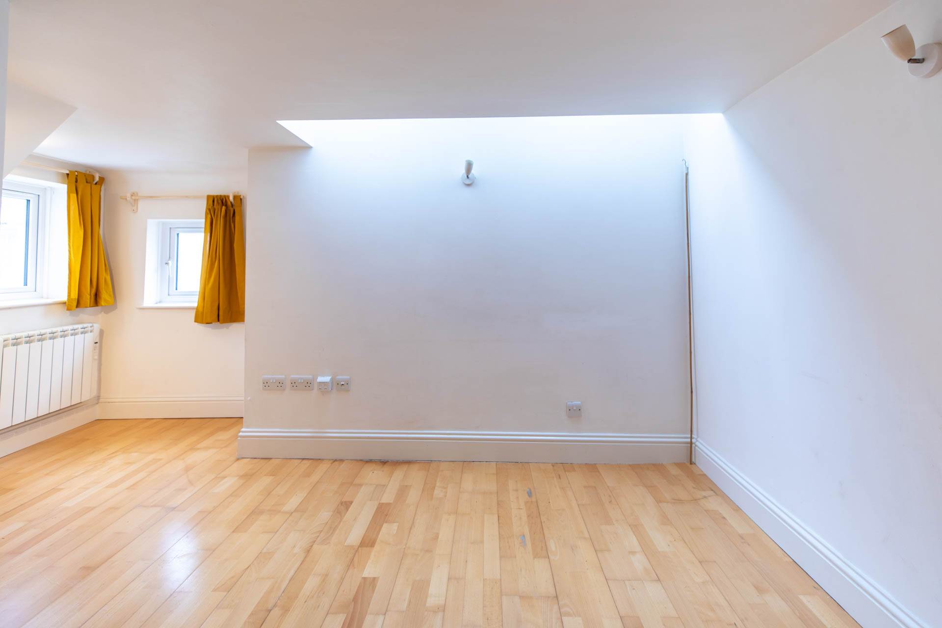Swan House, Swan Lane, Stroud, Image 5