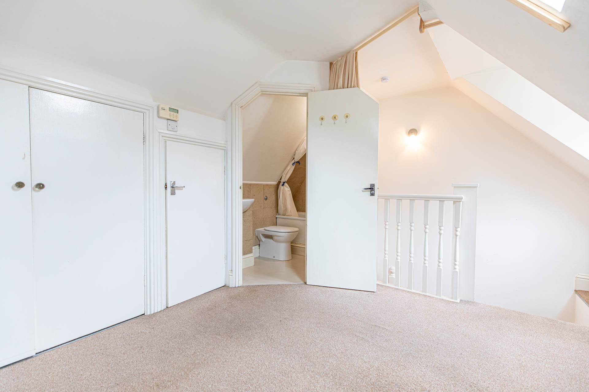 Swan House, Swan Lane, Stroud, Image 7