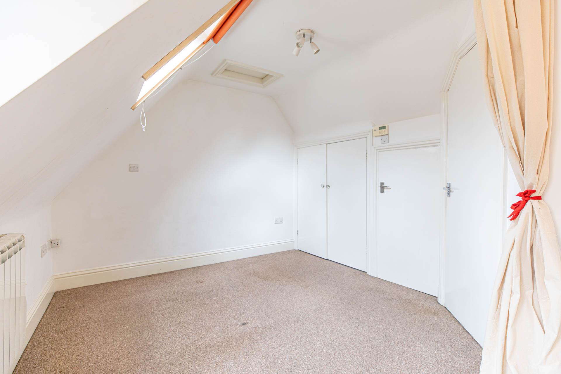 Swan House, Swan Lane, Stroud, Image 8