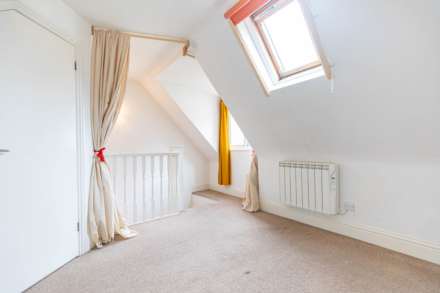 Swan House, Swan Lane, Stroud, Image 9