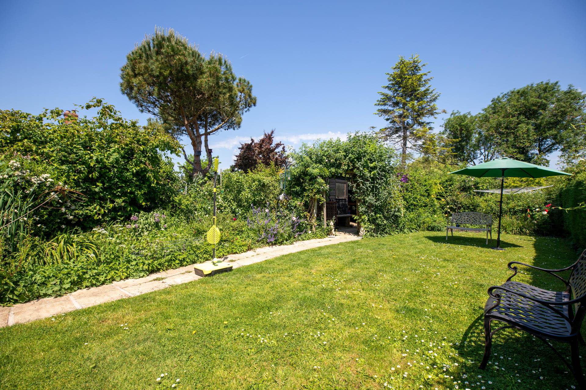 Passage Road, Saul, Image 30