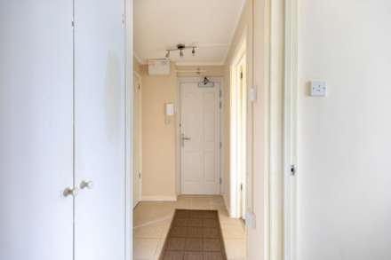 Archway Gardens, Paganhill, Stroud, Image 8
