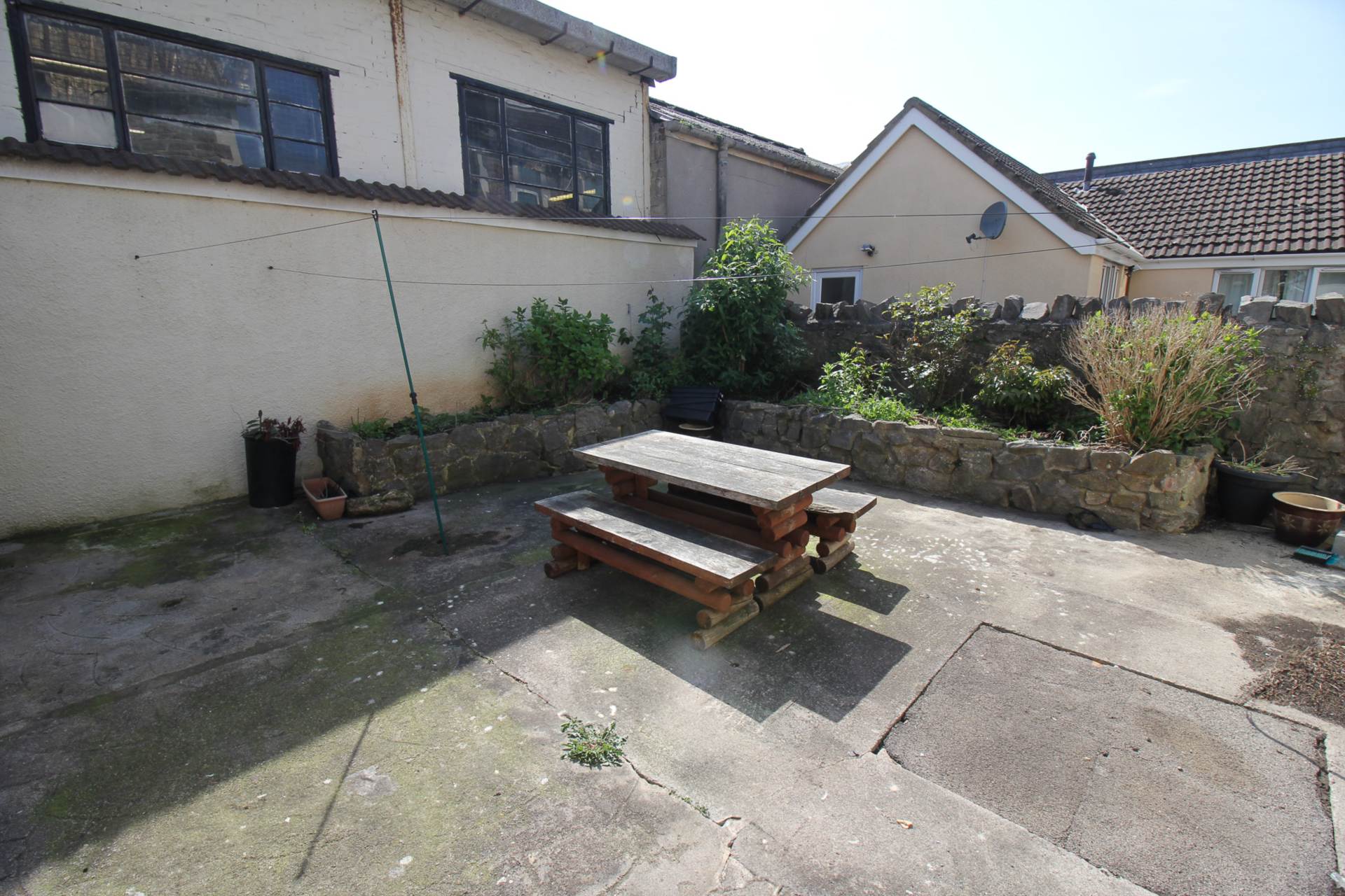 Locking Road**Ground Floor**Garage + Parking**Garden**, Image 3
