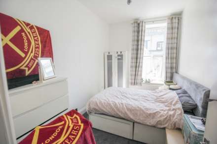 Locking Road**Ground Floor**Garage + Parking**Garden**, Image 10