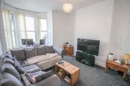 Locking Road**Ground Floor**Garage + Parking**Garden**, Image 4