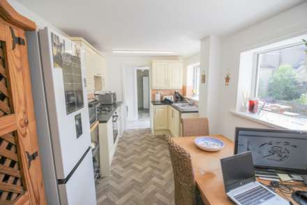 Locking Road**Ground Floor**Garage + Parking**Garden**, Image 7
