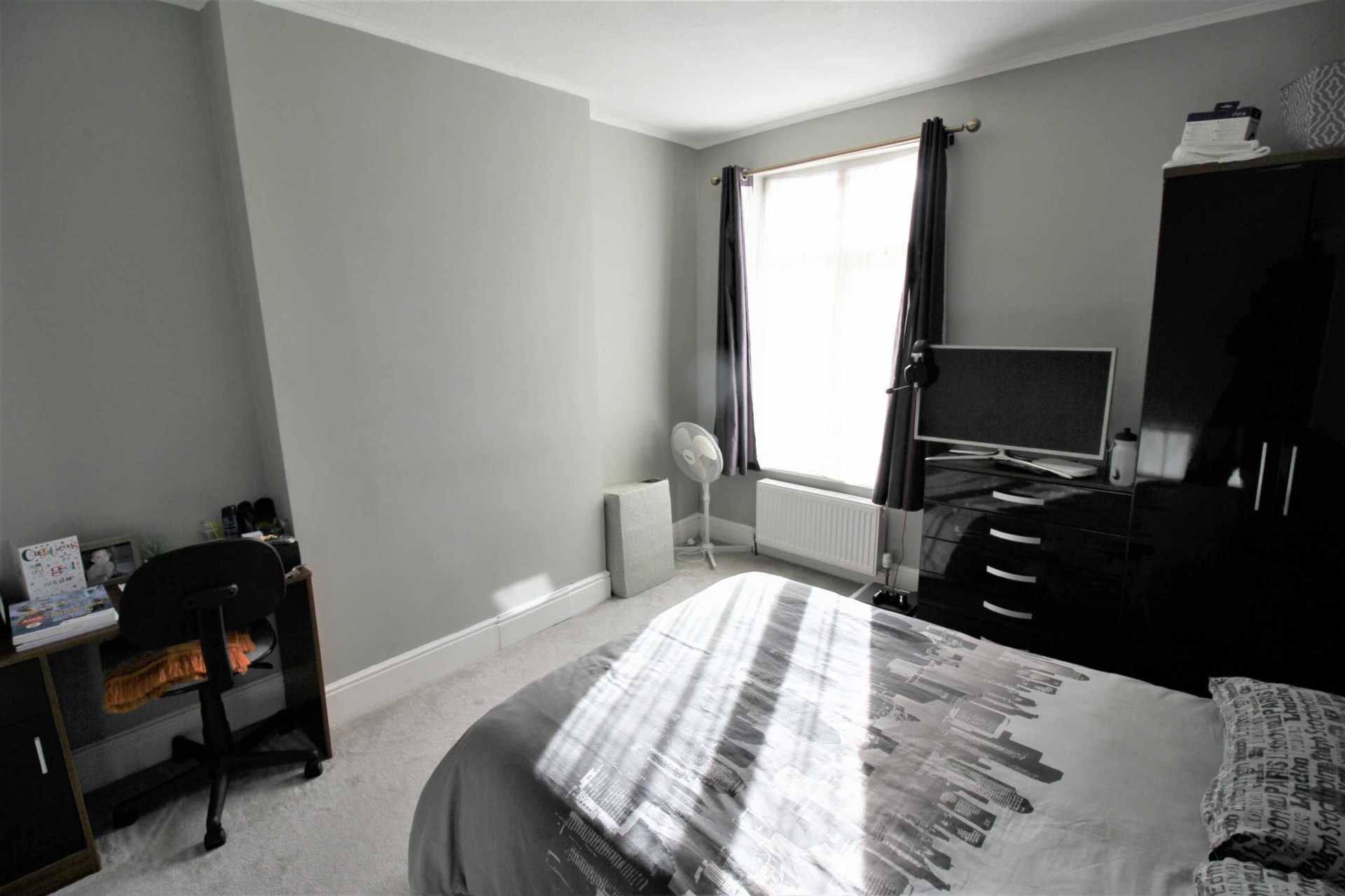 Southend Road, Southward, Image 11