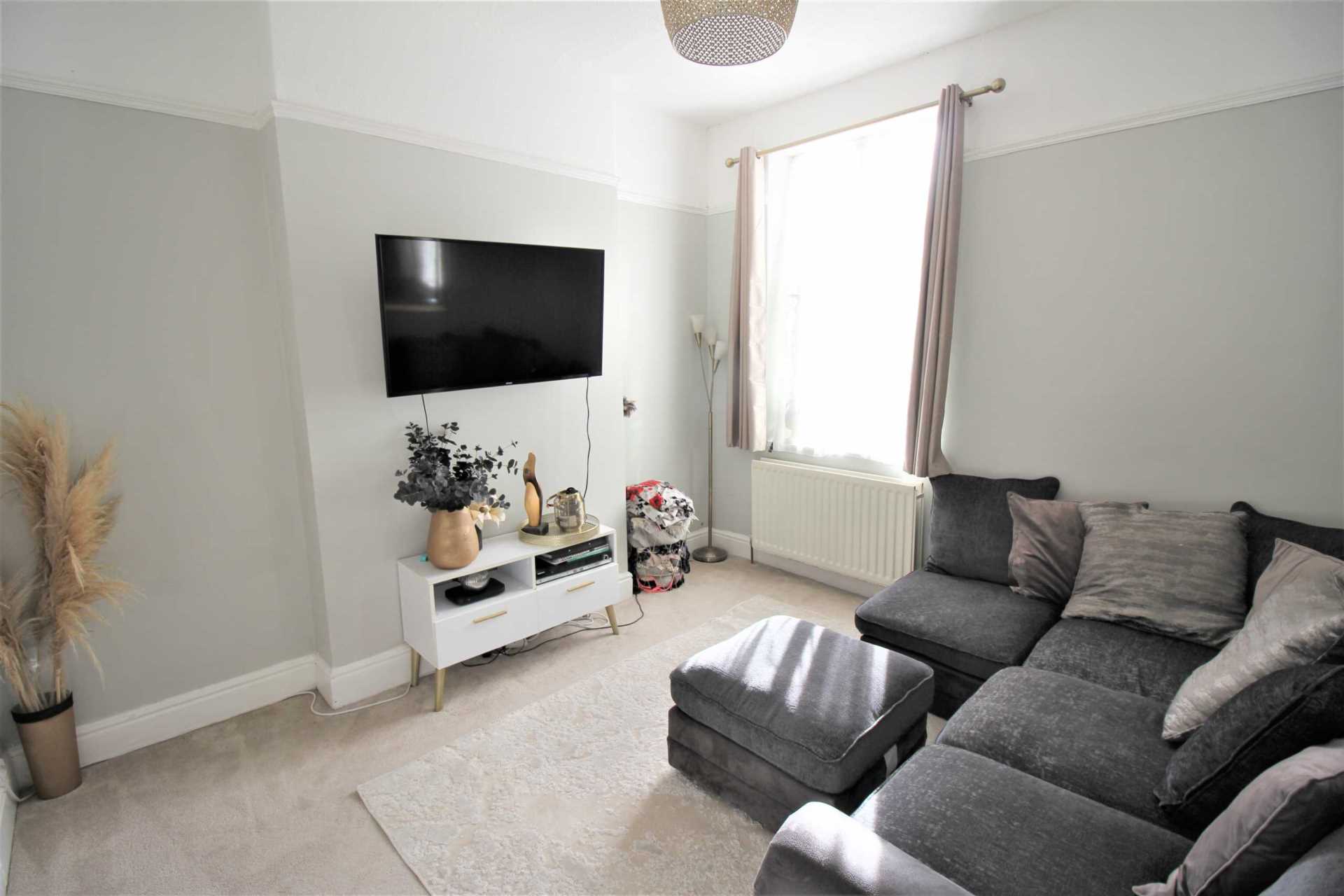 Southend Road, Southward, Image 6