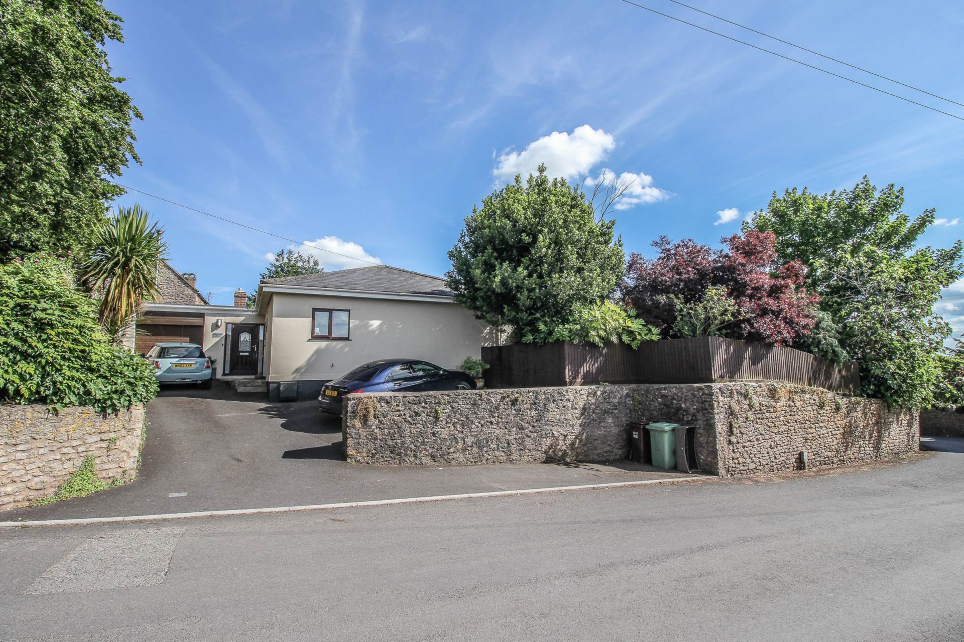 DRAYCOTT, CHEDDAR-STUNNINGLY PRESENTED THROUGHOUT, Image 1