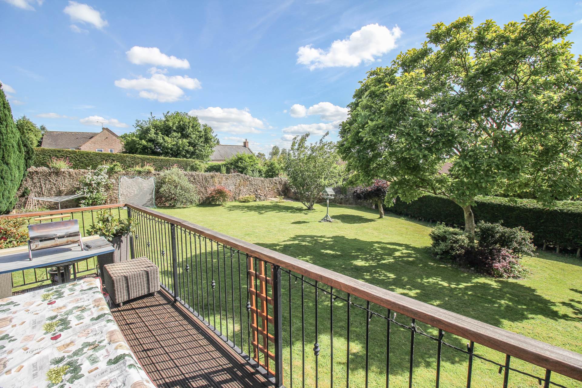 DRAYCOTT, CHEDDAR-STUNNINGLY PRESENTED THROUGHOUT, Image 3