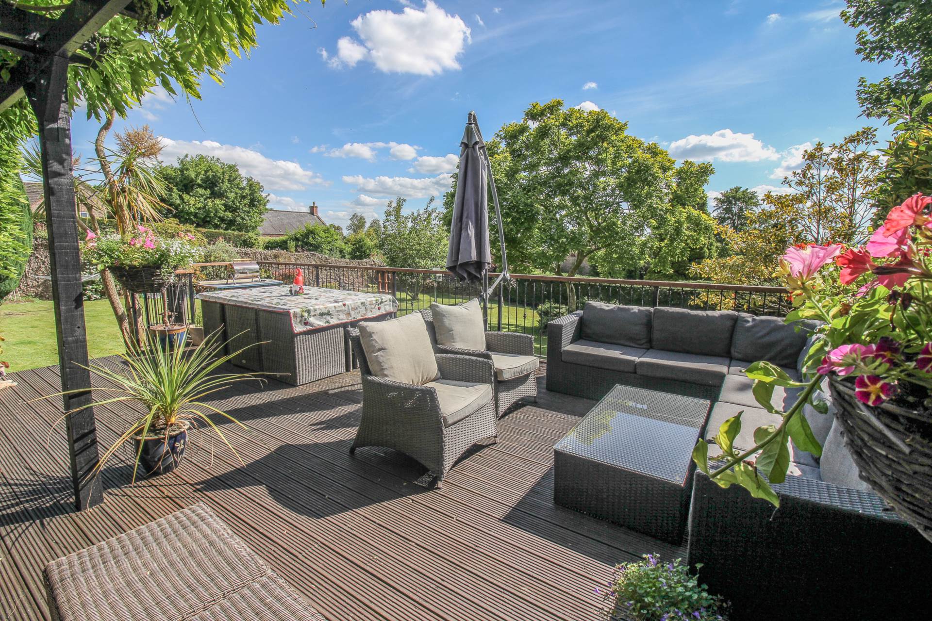 DRAYCOTT, CHEDDAR-STUNNINGLY PRESENTED THROUGHOUT, Image 4