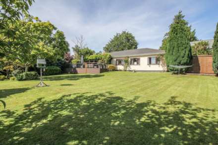 DRAYCOTT, CHEDDAR-STUNNINGLY PRESENTED THROUGHOUT, Image 2