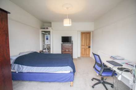 Ellenborough Park Area**Close to Beach & amenities**3 Bedrooms**, Image 10