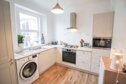 Ellenborough Park Area**Close to Beach & amenities**3 Bedrooms**, Image 6