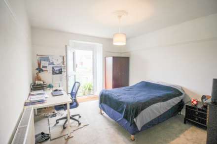 Ellenborough Park Area**Close to Beach & amenities**3 Bedrooms**, Image 9