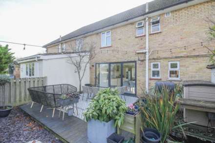 Locking**4 Bedrooms**Beautiful Gardens**Super Location**, Image 17