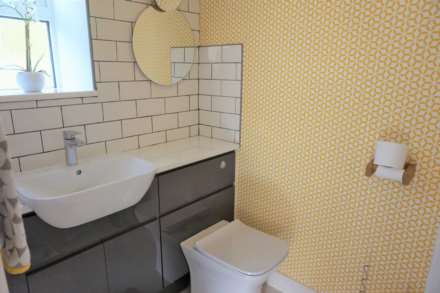 Locking**4 Bedrooms**Beautiful Gardens**Super Location**, Image 8