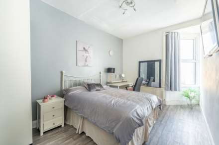 Ashcombe Road, Development Potential!, Image 11