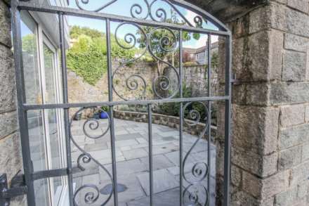 Arundell Road, Stunning Versatile Hillside Home, Image 28