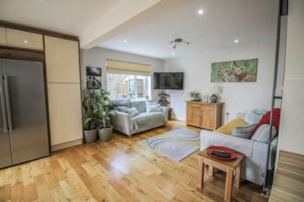 Arundell Road, Stunning Versatile Hillside Home, Image 9