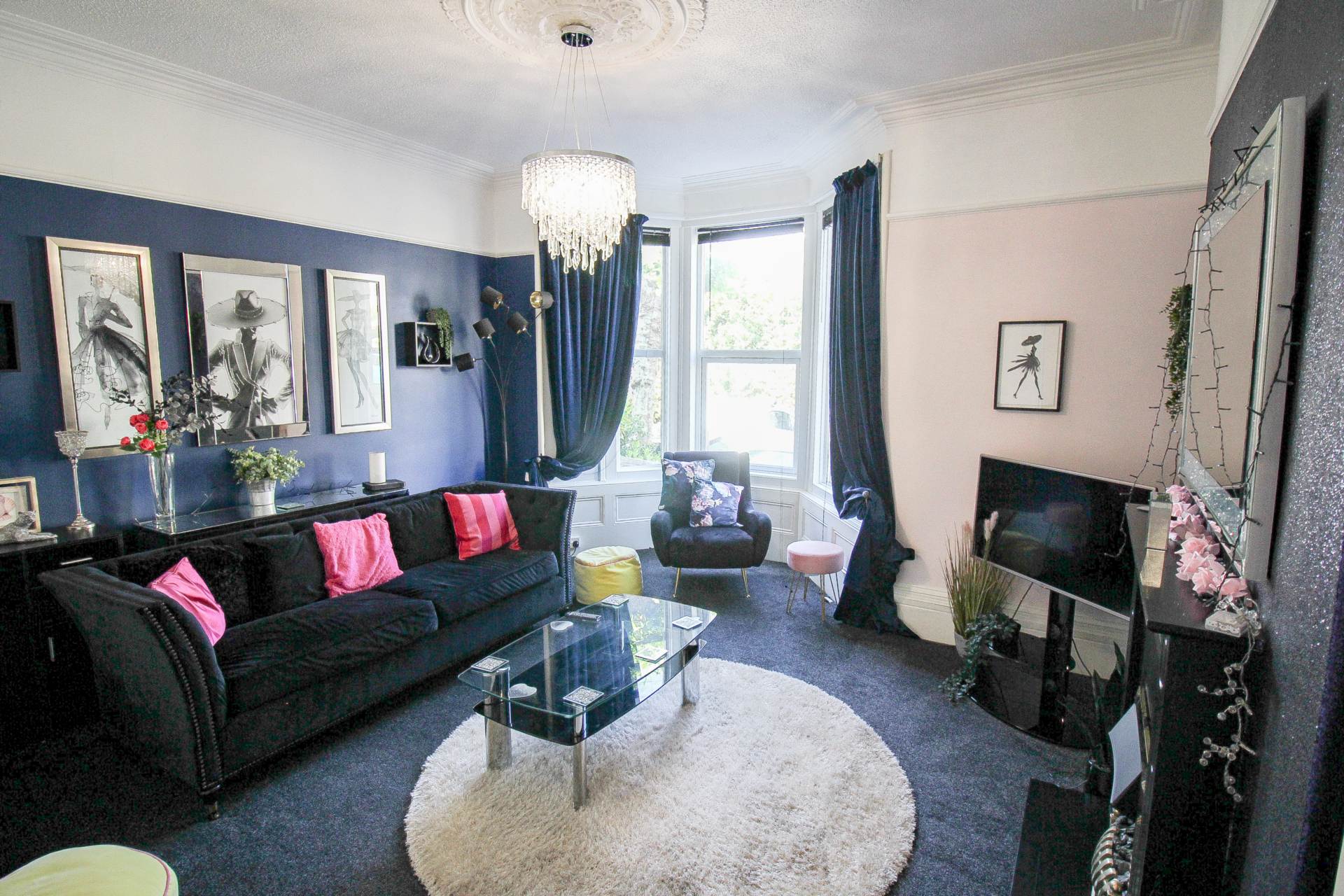 Hillside**Beautiful Garden**Off Street Parking**Two Bedrooms**, Image 7
