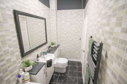 Hillside**Beautiful Garden**Off Street Parking**Two Bedrooms**, Image 12