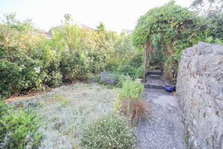 Hillside**Beautiful Garden**Off Street Parking**Two Bedrooms**, Image 16