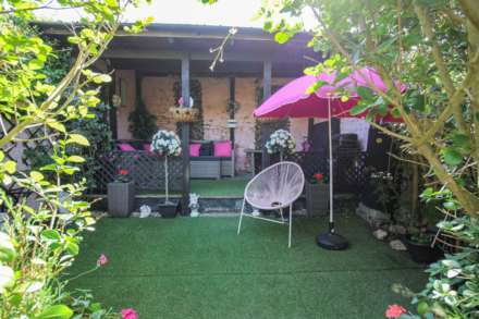 Hillside**Beautiful Garden**Off Street Parking**Two Bedrooms**, Image 17